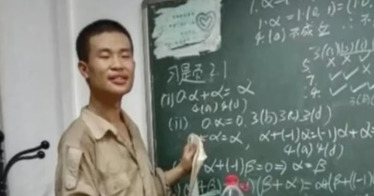 Lần đầu lên mạng, chàng trai gày gò lập tức 'gây bão', hàng triệu người theo dõi