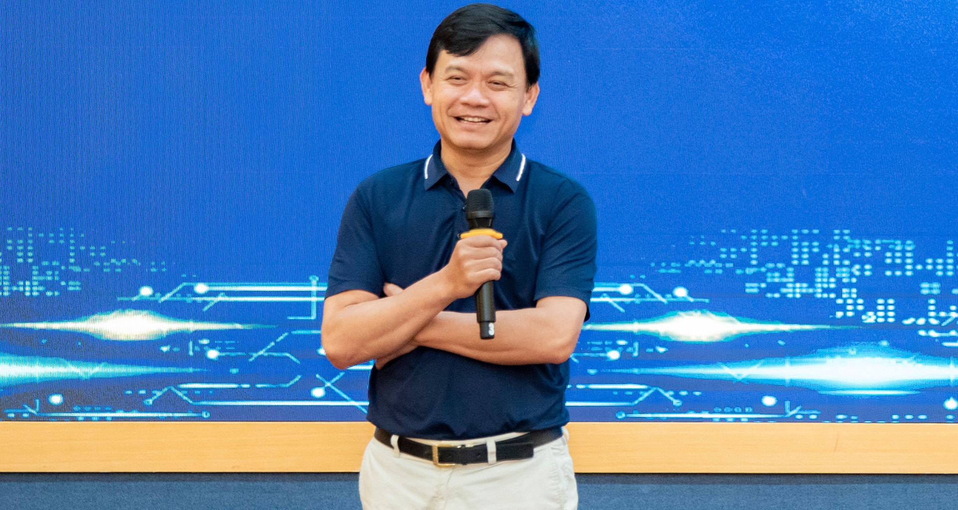 Lỗ 200 tỷ đồng từ nhà máy vi mạch, Shark Phú nhận lại bài học đắt giá