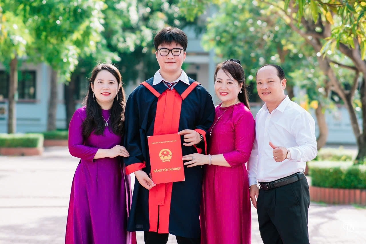 Một lớp ở Hà Tĩnh có 34 học sinh đỗ trường chuyên, có em là thủ khoa đầu vào