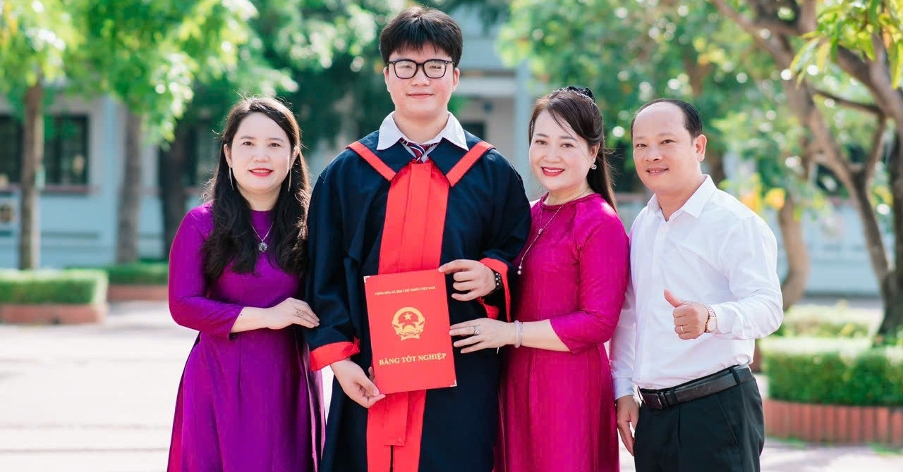 Một lớp ở Hà Tĩnh có 34 học sinh đỗ trường chuyên, có em là thủ khoa đầu vào