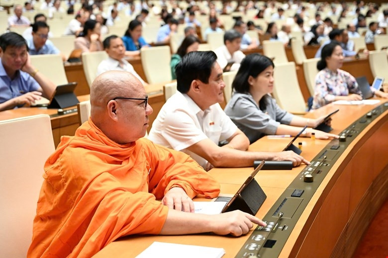 Quốc hội biểu quyết sửa Hiến pháp, chất vấn 2 bộ trưởng trong 1,5 ngày