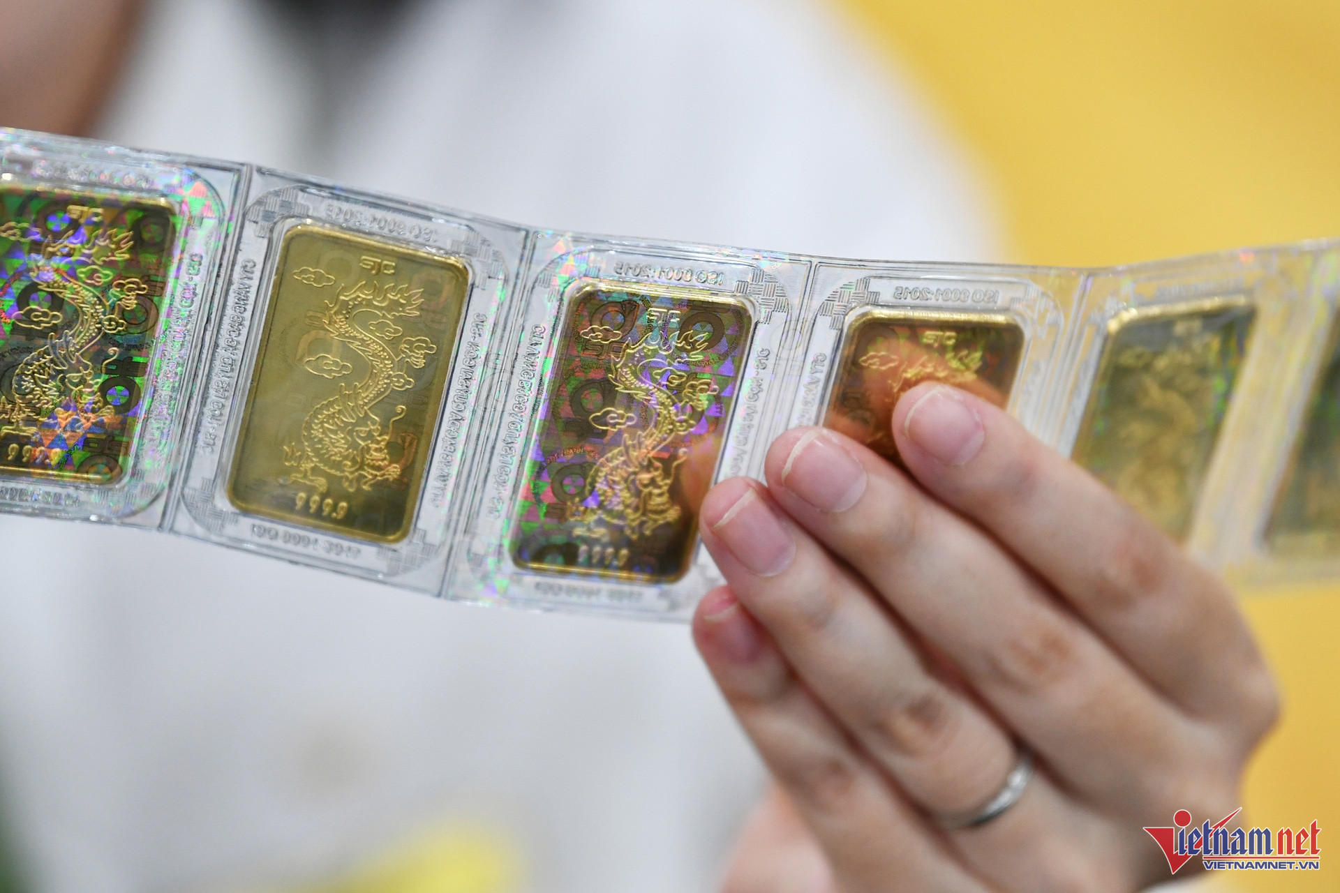 vang bac vcb 12 41104.jpg