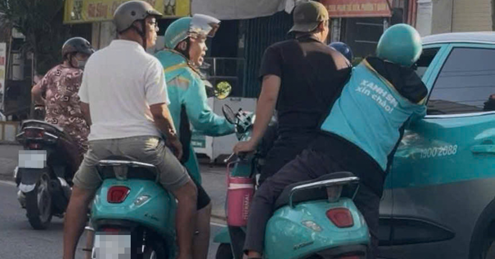 Xác minh vụ tài xế taxi công nghệ bị nhiều người hành hung, đập phá xe giữa phố