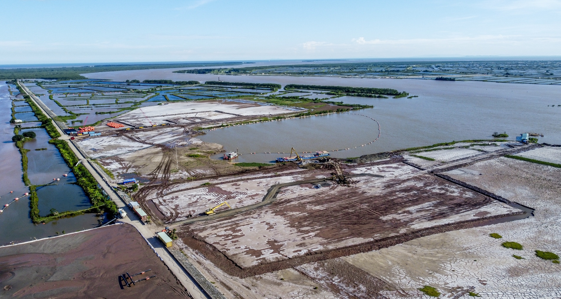 Cận cảnh khu vực sẽ xây &amp;apos;siêu cảng&amp;apos; lớn nhất Nam Định