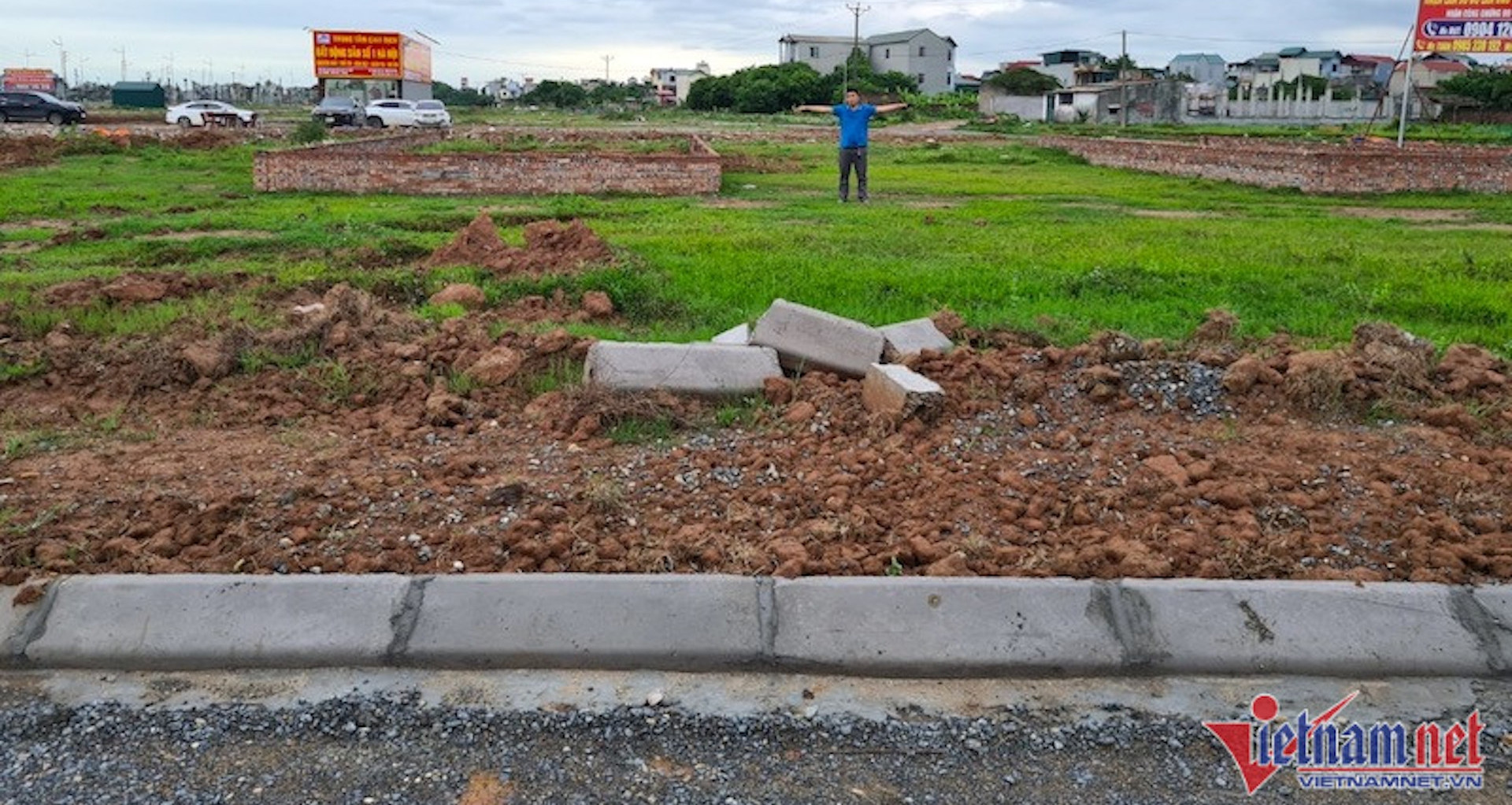 Có mảnh đất 200m2, làm thế nào để tách thửa, xây nhà ở trên 100m2?