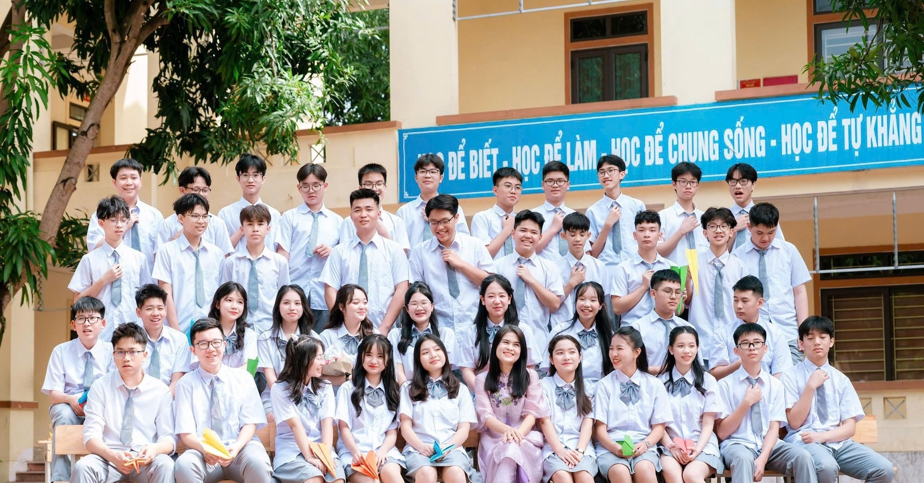 Một lớp ở Nghệ An có 6 thủ khoa, á khoa, hầu hết đỗ trường chuyên