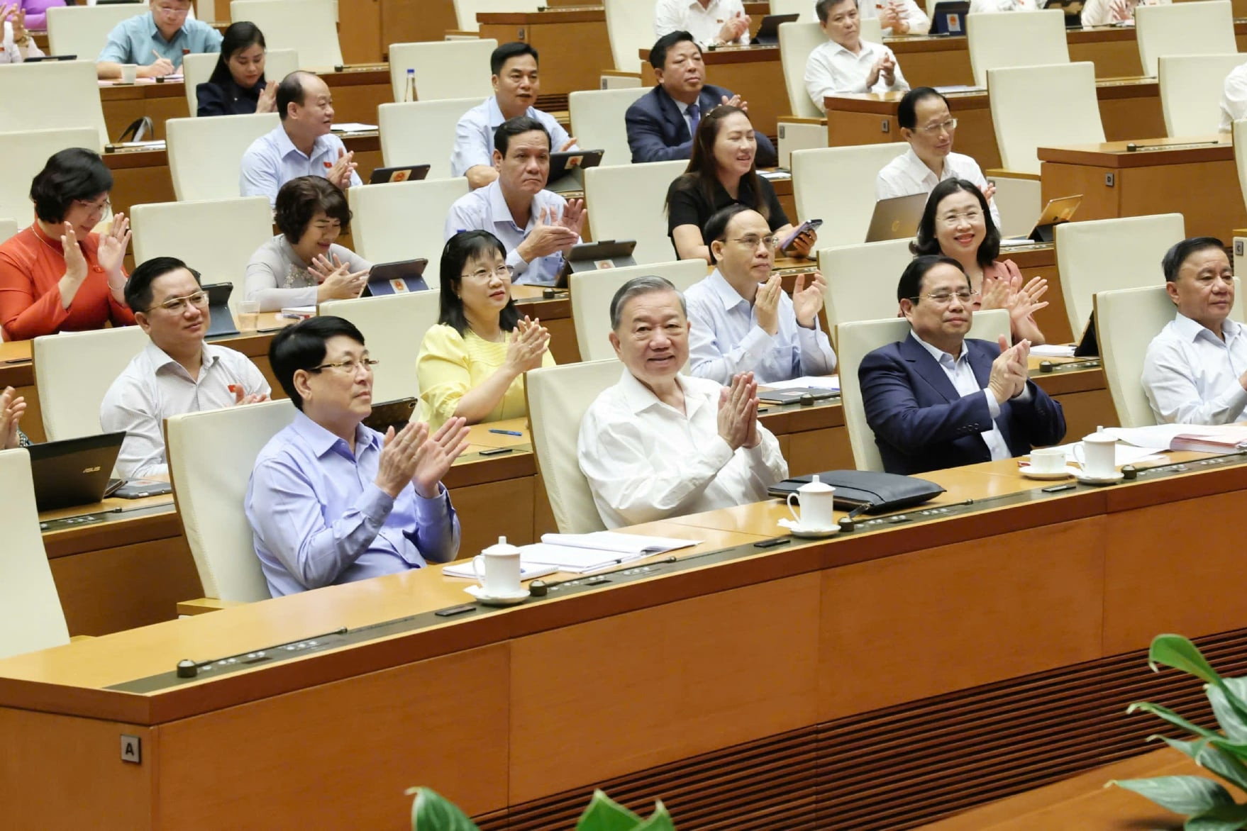 Quốc hội chính thức thông qua sửa Hiến pháp lịch sử