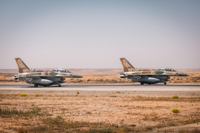 Tên lửa Israel đánh trúng tòa nhà Bộ Ngoại giao và khu phóng tên lửa của Iran