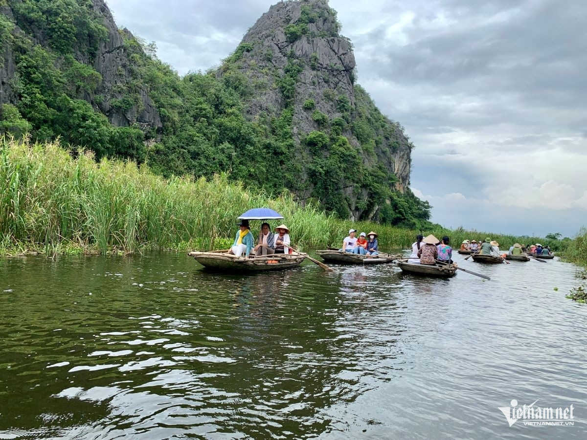 W-32 du lich ninh binh 1947.jpg