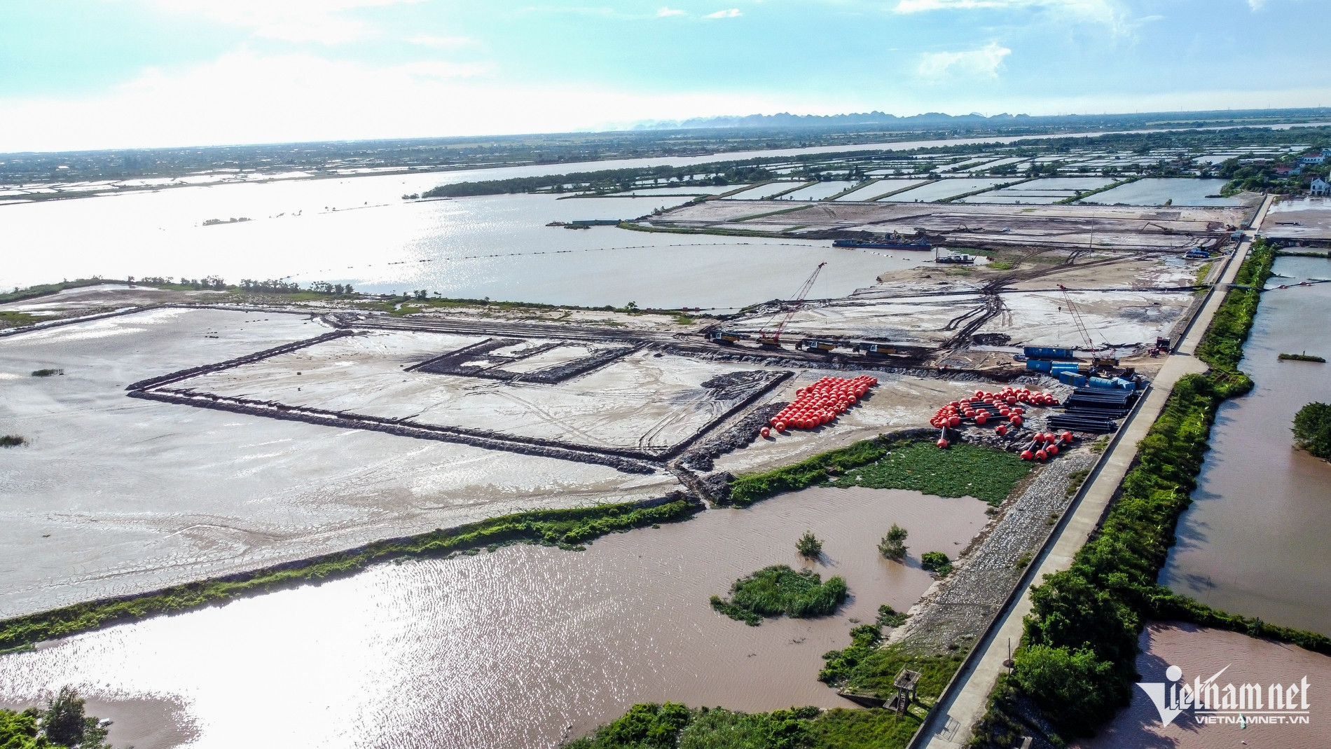 W-Cảng thuỷ nội địa.jpg