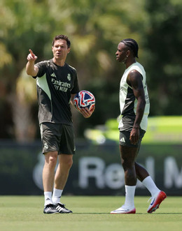 Xabi Alonso Vinicius Madrid Xtra.jpg