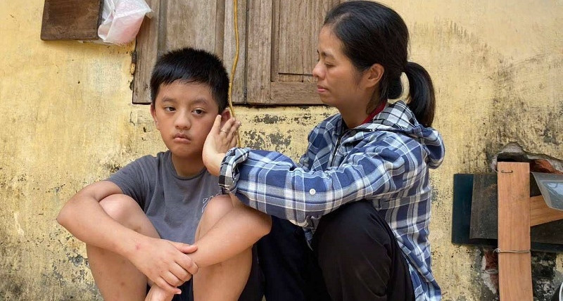 Chồng tâm thần, vợ nghèo không lo nổi 35 triệu đồng cho con phẫu thuật tim