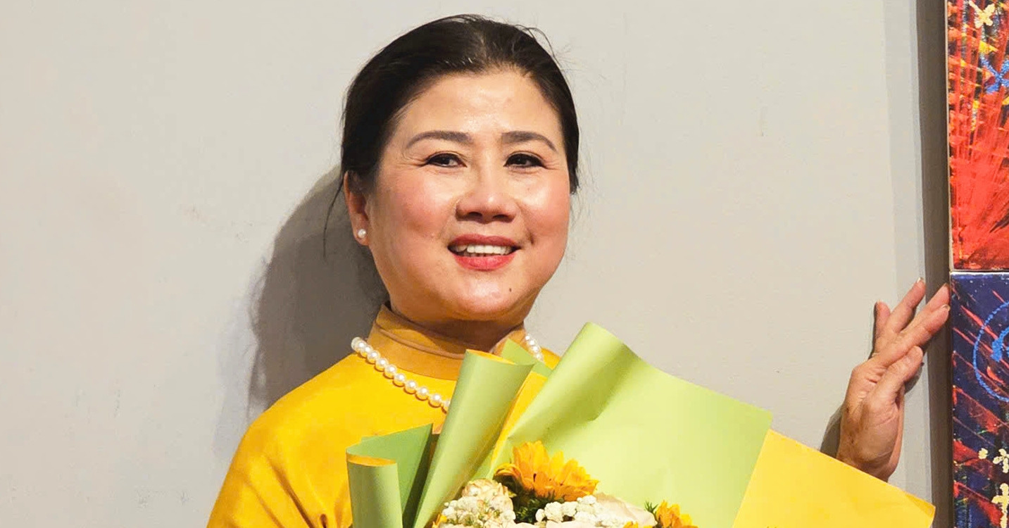 Cuộc sống trong lâu đài và thảm họa động đất ở trời Tây qua tranh của Linh Huyền
