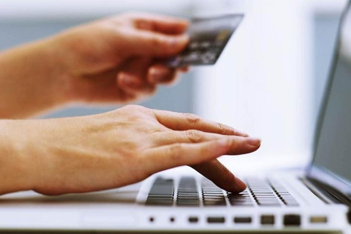 Lý do lãi suất gửi tiết kiệm online cao hơn tại quầy