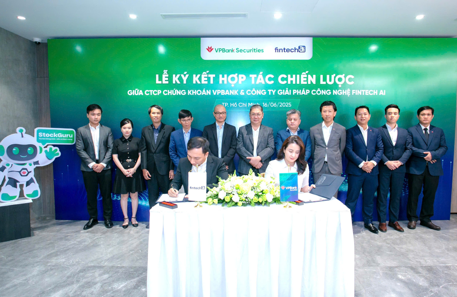 VPBankS_Ky ket V1(1).jpg