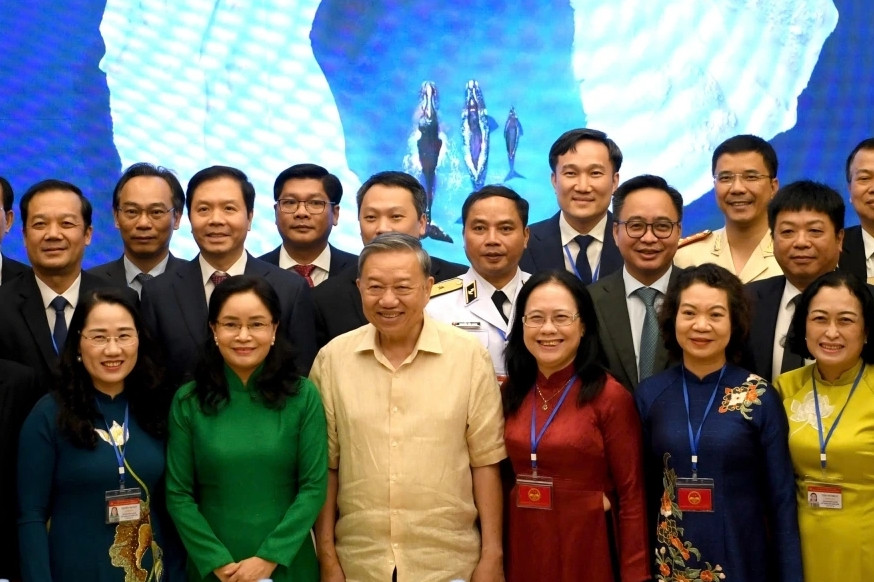 Bế giảng lớp bồi dưỡng cán bộ quy hoạch Ủy viên Trung ương khóa 14