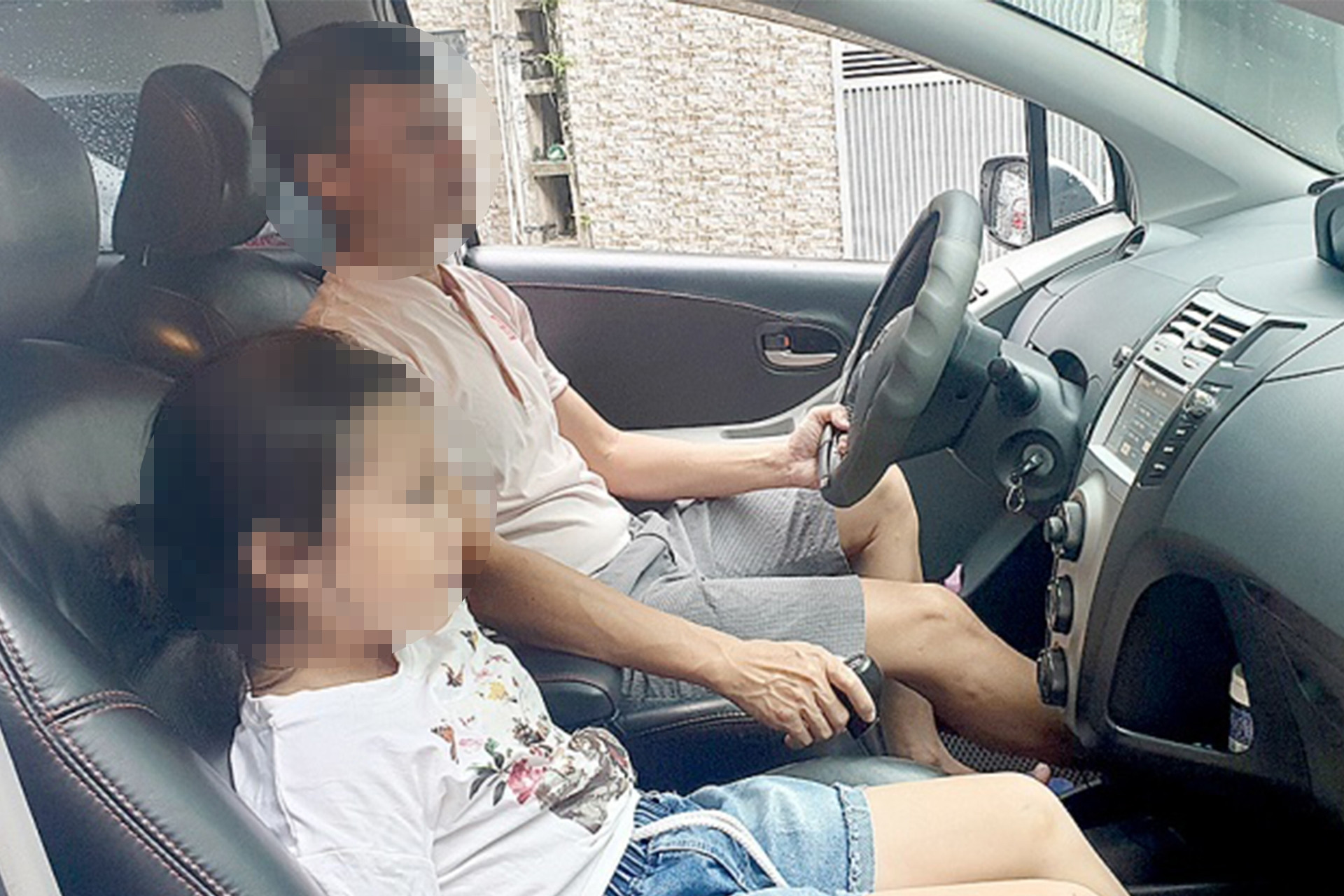 Chiều ý khách cho trẻ nhỏ ngồi ghế phụ, tôi 'hú vía' giữa đường cao tốc