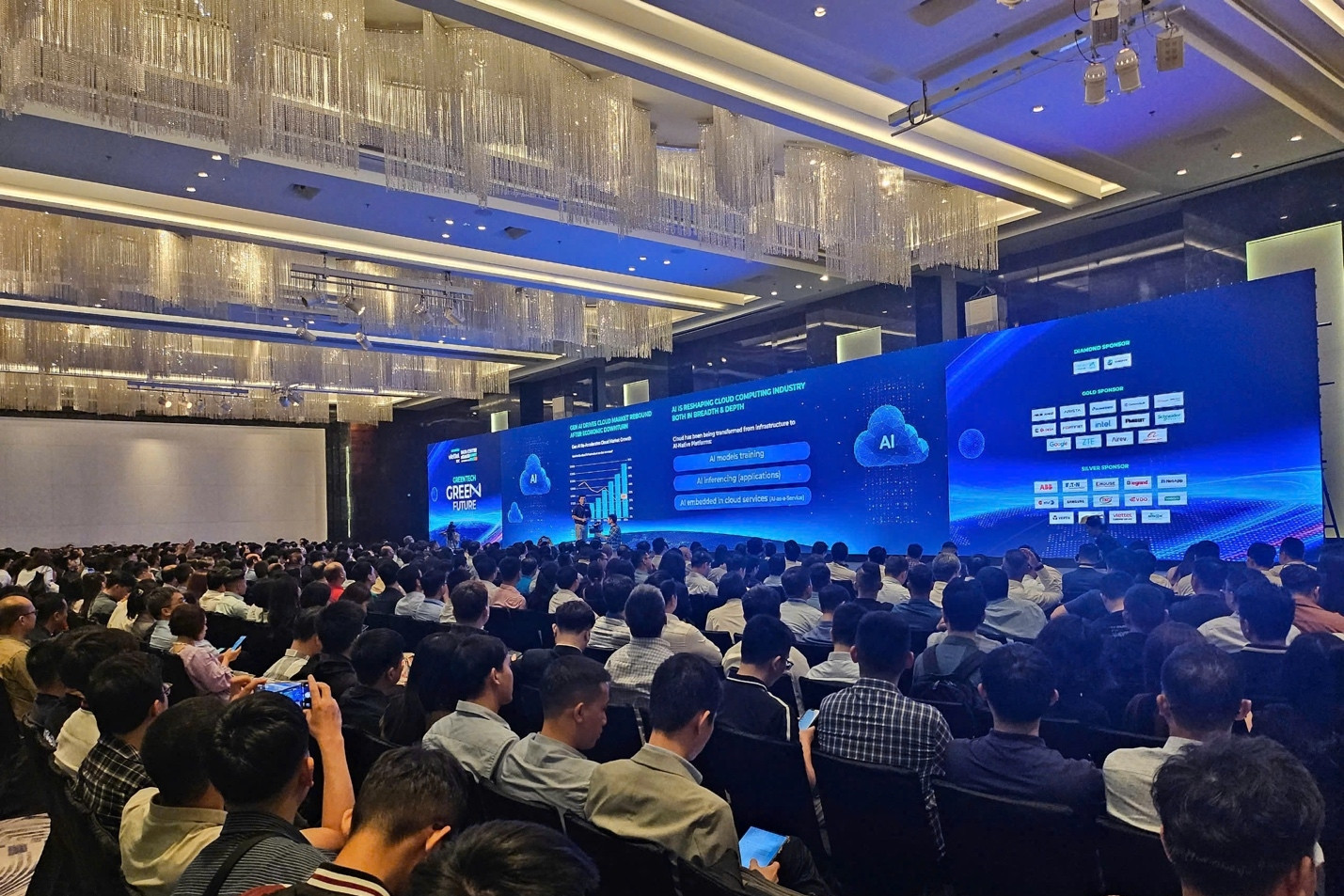 DCCI Summit 2025 trở lại TP.HCM: Tâm điểm xu hướng hạ tầng số và công nghệ xanh