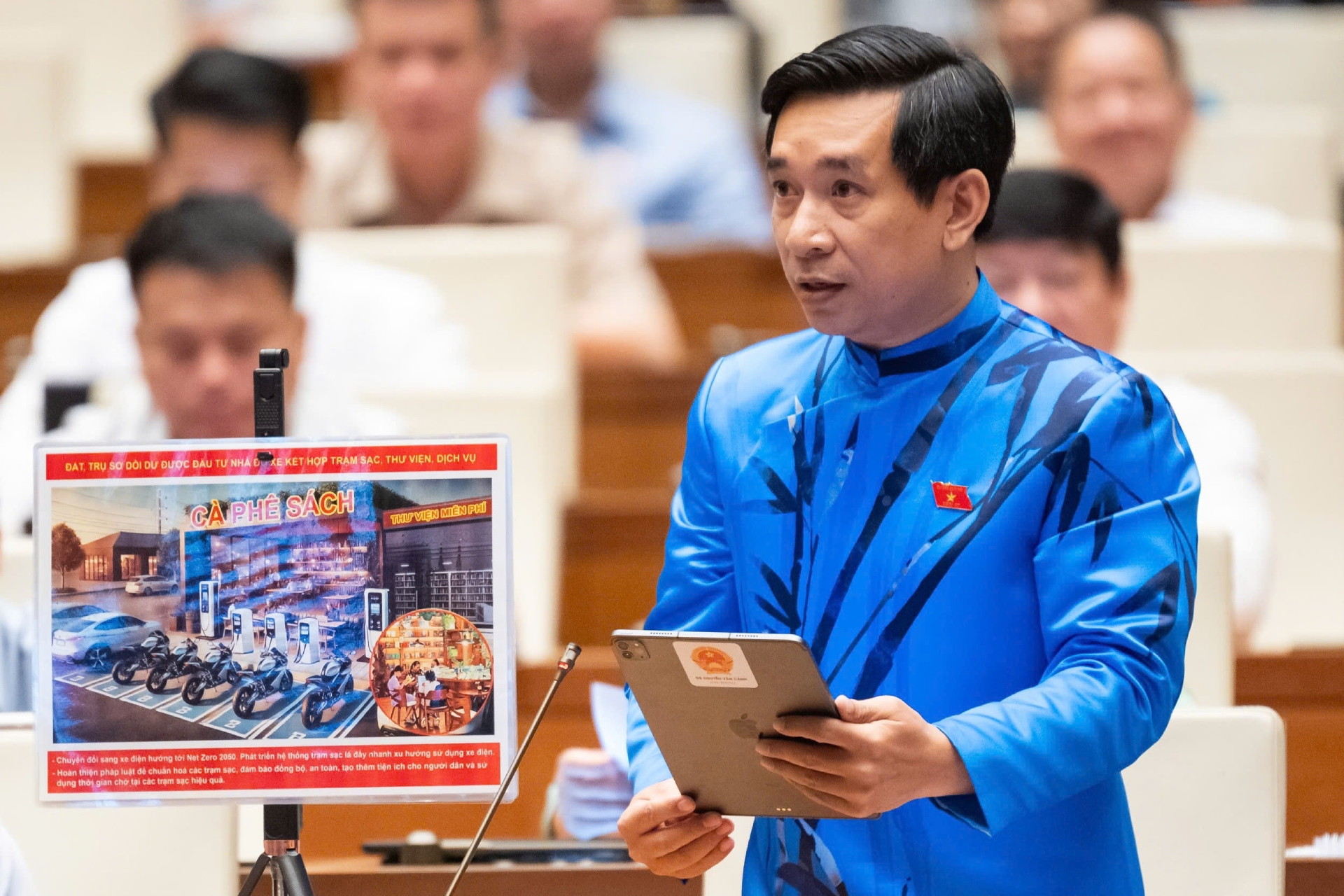 Đề xuất dùng trụ sở dôi dư làm nhà đỗ xe thông minh, trạm sạc, thư viện