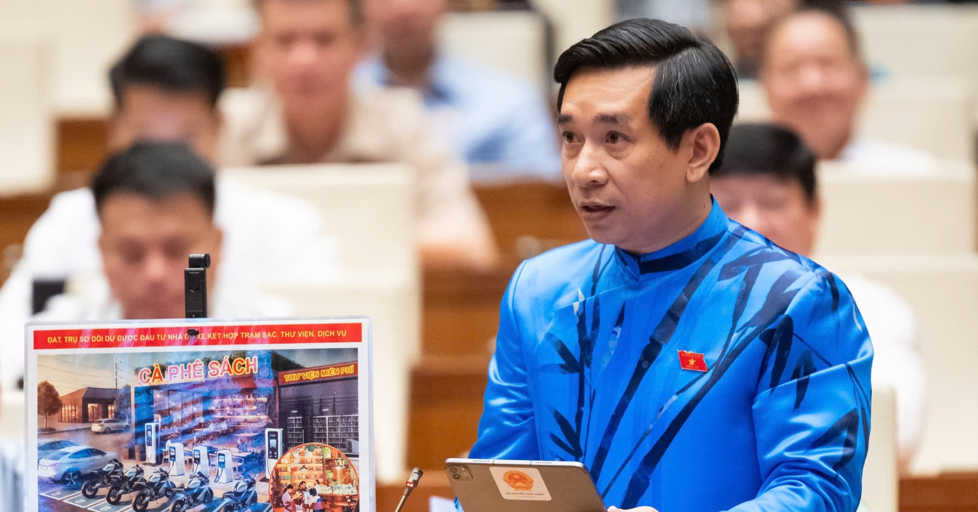 Đề xuất dùng trụ sở dôi dư làm nhà đỗ xe thông minh, trạm sạc, thư viện
