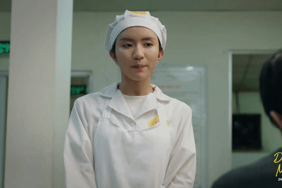 'Dịu dàng màu nắng' tập 13: Xuân 'chặt chém' sếp Phong nhưng vẫn sợ bị đuổi việc