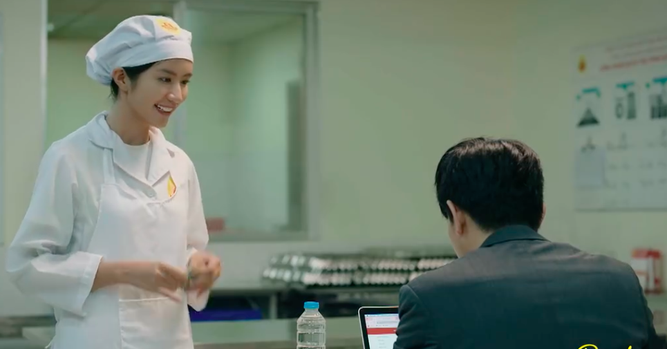 'Dịu dàng màu nắng' tập 13: Xuân 'chặt chém' sếp Phong nhưng vẫn sợ bị đuổi việc