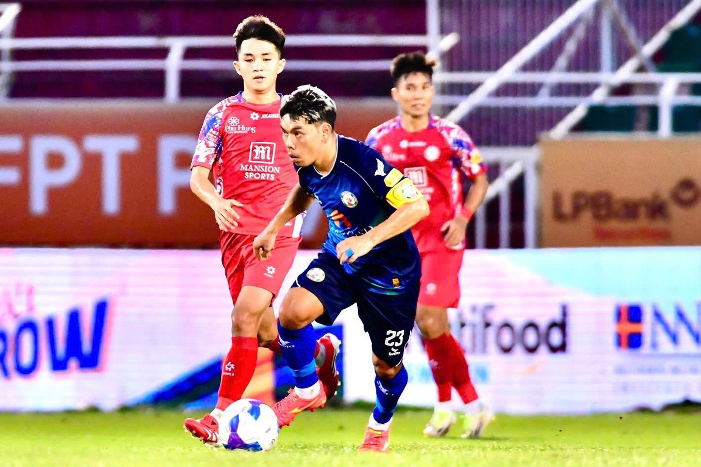 Đội xuống hạng V-League: CLB Bình Định rơi vào cảnh bất lực
