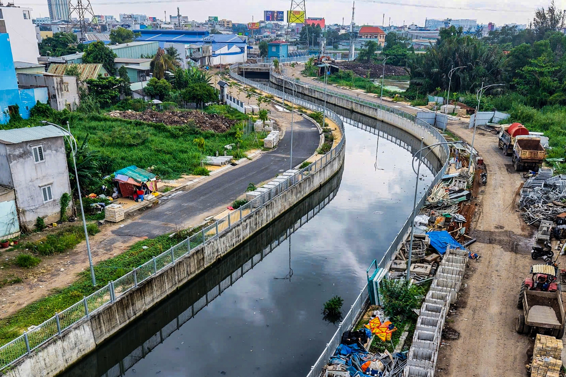 Dự án rạch chống ngập cho quận đông dân nhất TPHCM sau 4 năm cải tạo