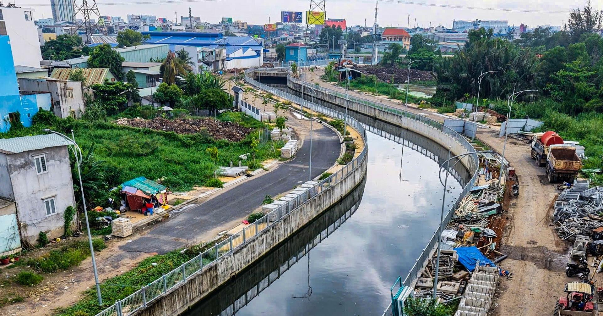 Dự án rạch chống ngập cho quận đông dân nhất TPHCM sau 4 năm cải tạo