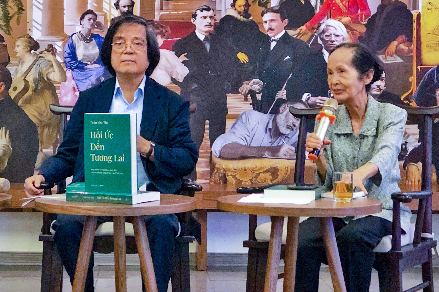 “Hồi ức đến tương lai” và niềm đau đáu của GS Trần Văn Thọ
