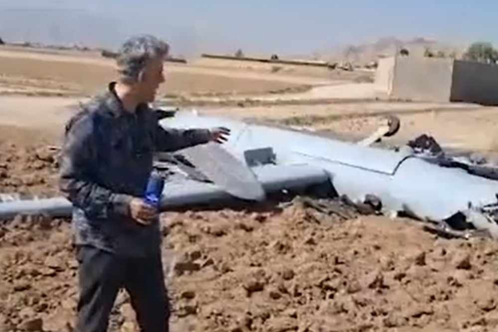 Iran công bố video xác UAV Hermes 900 của Israel bị bắn hạ ở tỉnh Isfahan