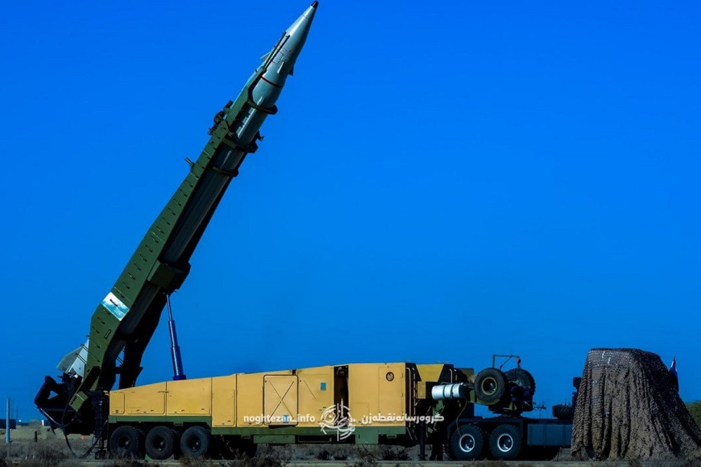 Khoảnh khắc Israel tập kích xe phóng tên lửa đạn đạo tầm trung của Iran