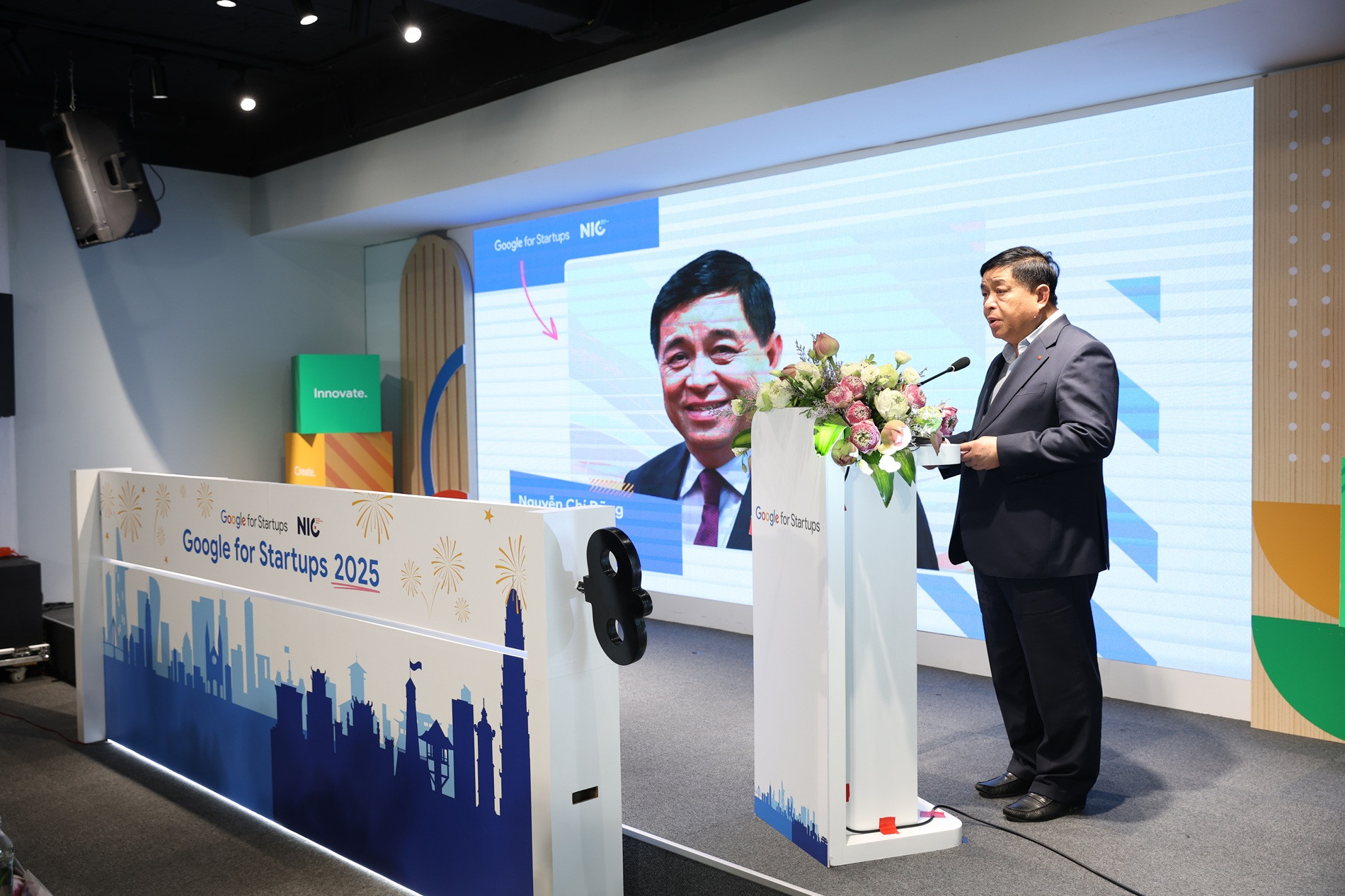 Phó Thủ tướng Chính Phủ Nguyễn Chí Dũng phát biểu tại sự kiện (2).JPG