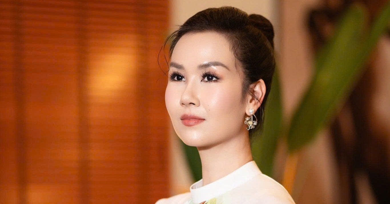 Võ Hạ Trâm, Đông Hùng tái ngộ trên sân khấu Hà Nội sau ca khúc tỷ view