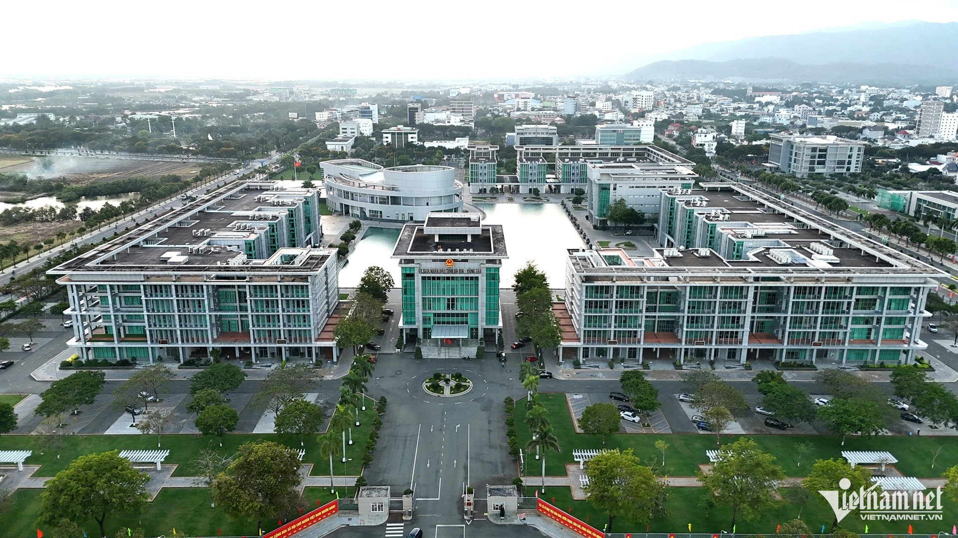 W-trung tâm hành chính chính trị tỉnh bà rịa vũng tàu.JPG.jpg