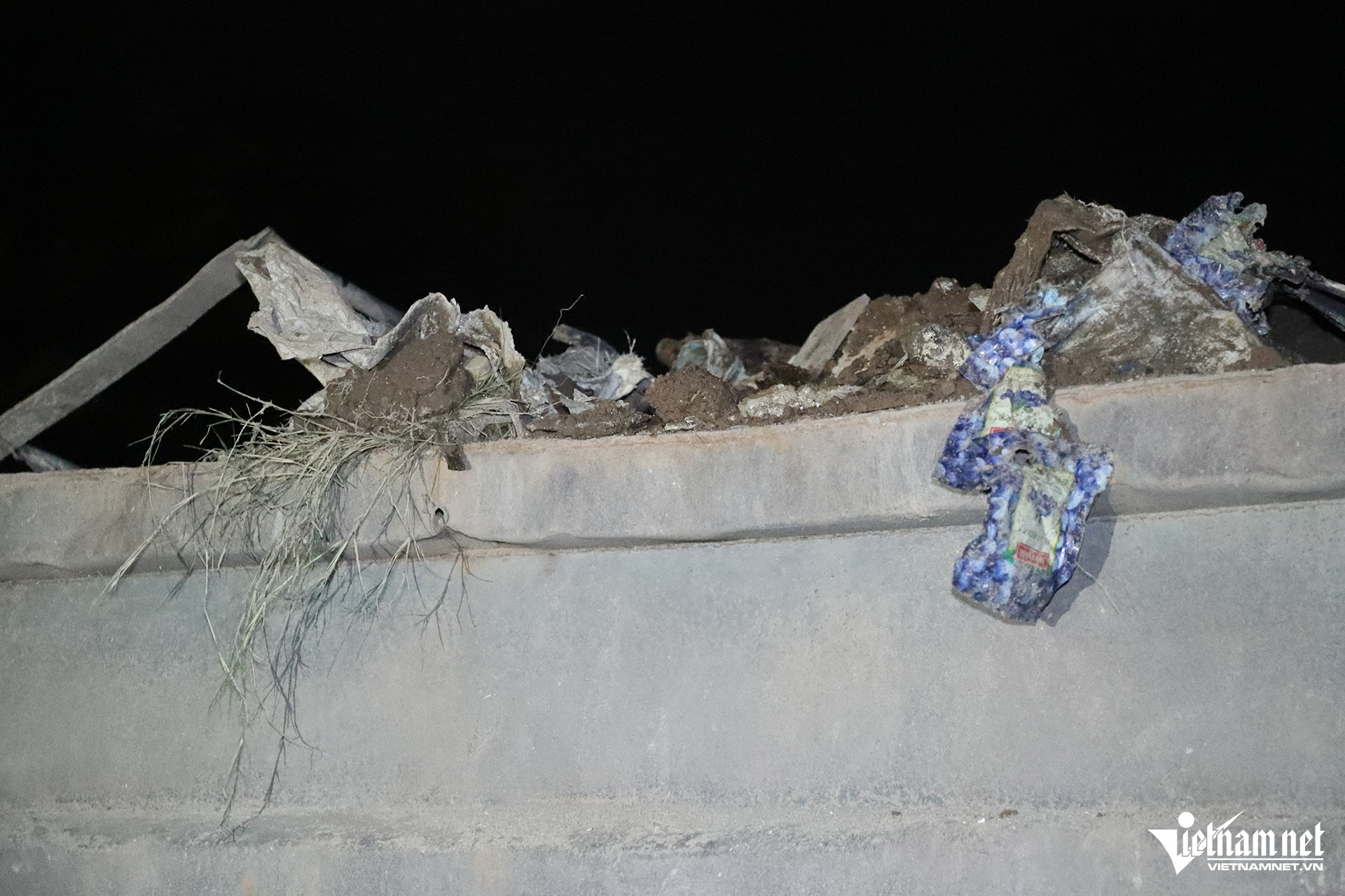 W-xu ly xe qua tai ban dem 3.JPG.jpg