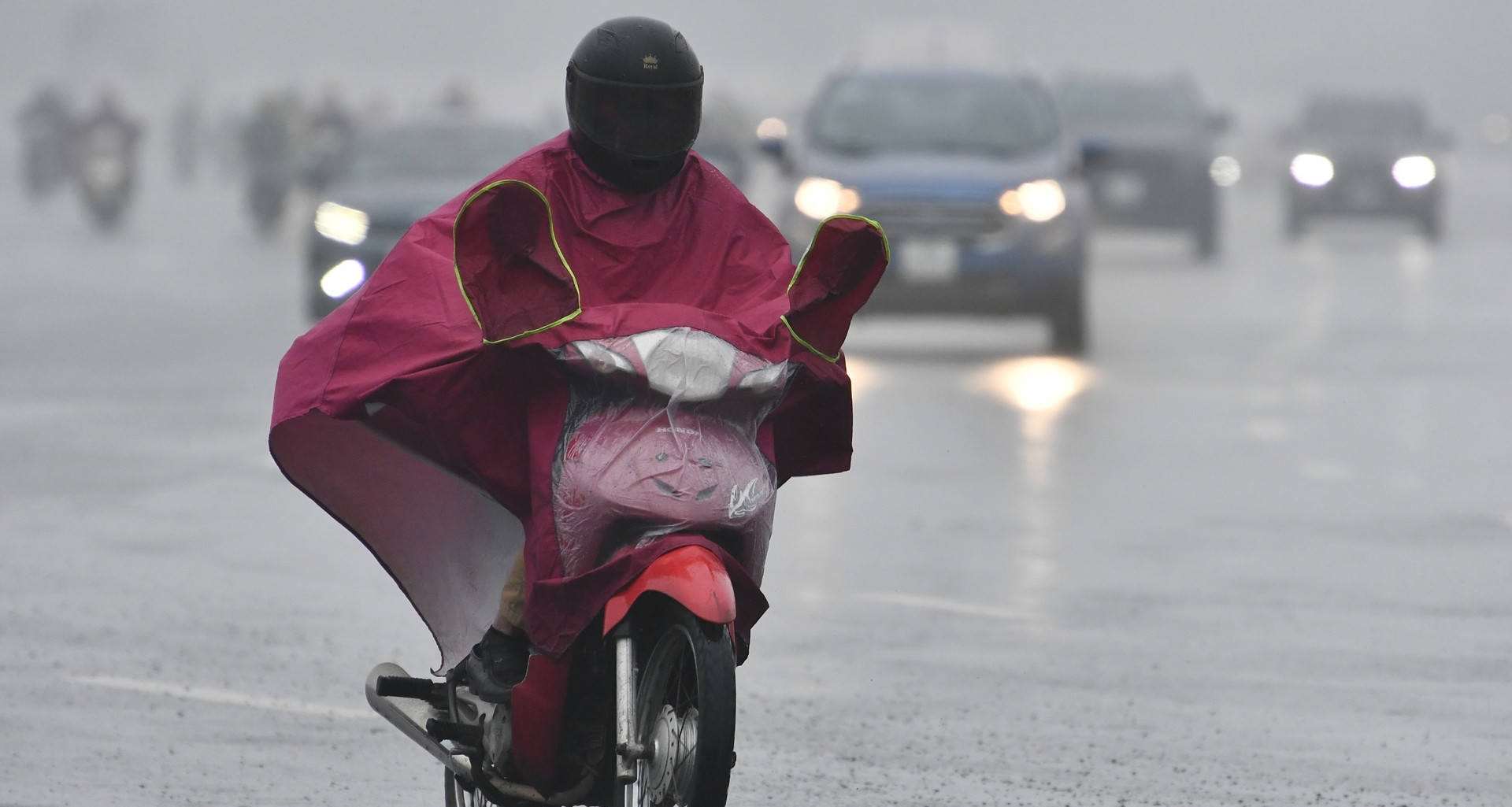 Dự báo thời tiết 20/6/2025: Mưa lớn sầm sập ở cả miền Bắc và Nam Bộ