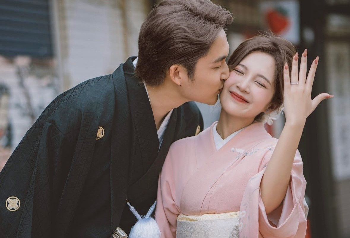 'Cặp đôi giờ vàng VTV' Đình Tú - Ngọc Huyền xác nhận yêu đương