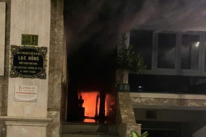 Cháy nhà dân kết hợp cho thuê ở TPHCM, 2 người mắc kẹt