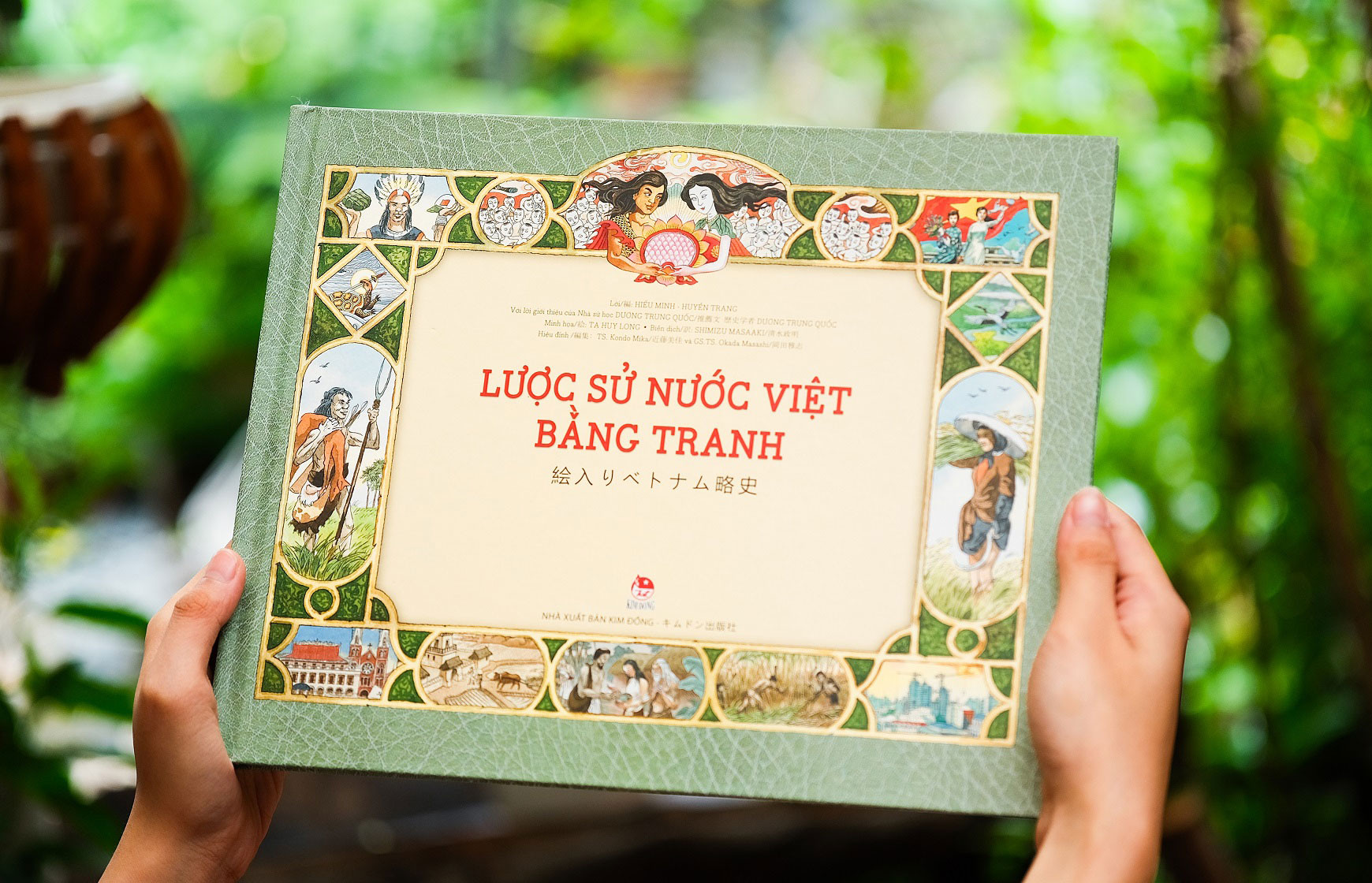 Luoc su nuoc Viet bang tranh (song ngu Viet Nhat) (1).jpg