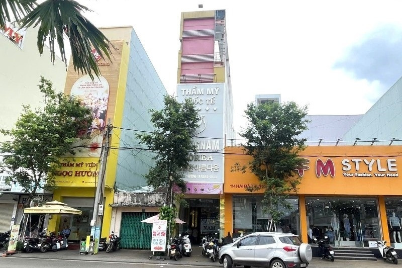 Phạt 70 triệu, đình chỉ cơ sở thẩm mỹ 18 tháng vụ căng da mặt gây biến chứng