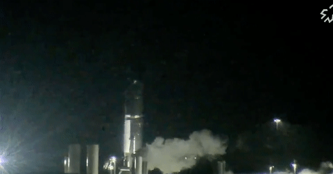 Tàu vũ trụ Starship phát nổ kinh hoàng làm rung chuyển căn cứ SpaceX