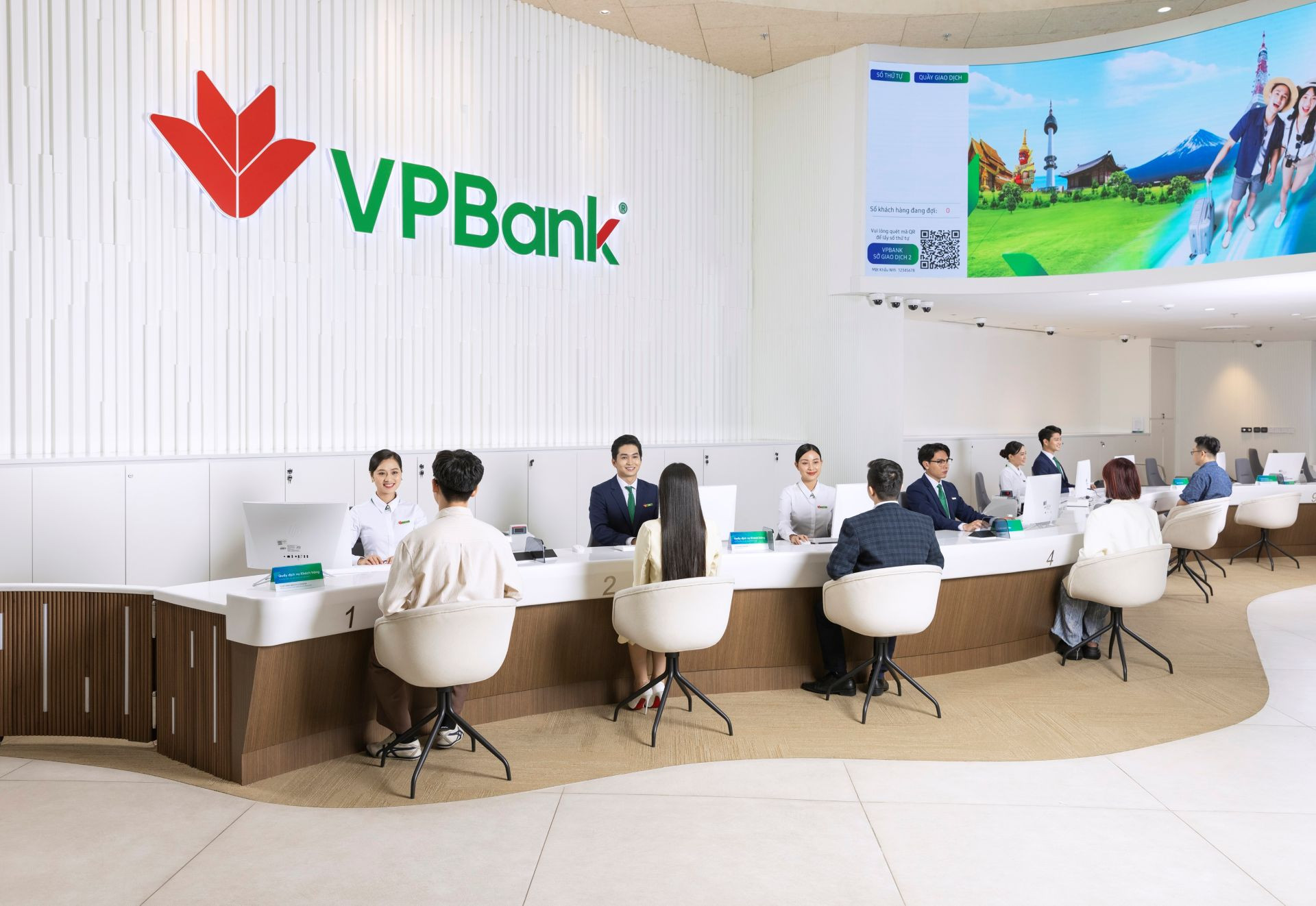VPBank_Thumb 1.jpg