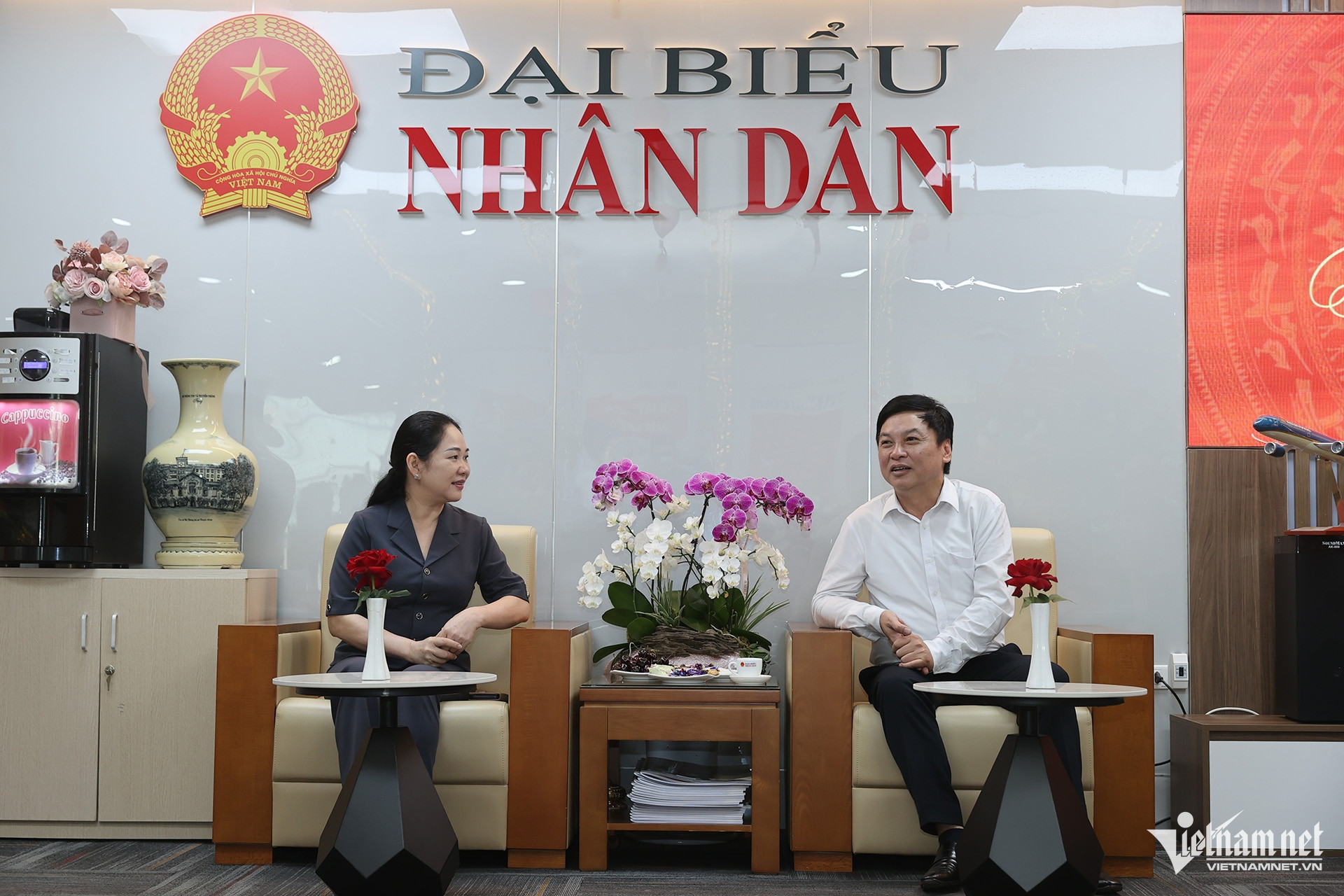 W-Anh 4 Thu truong tham Bao Dai bieu nhan dan.jpg