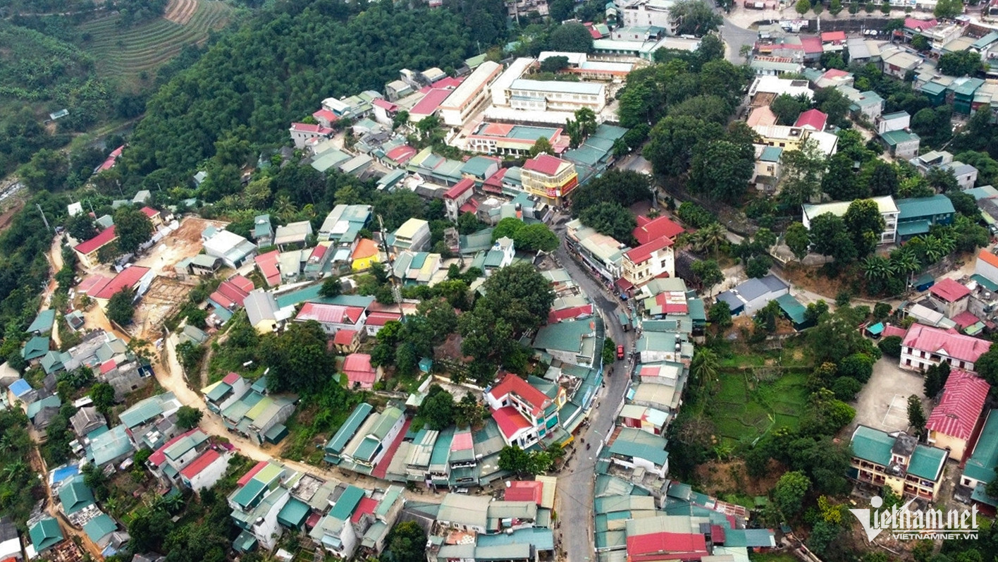 W-Muong Lat.jpg