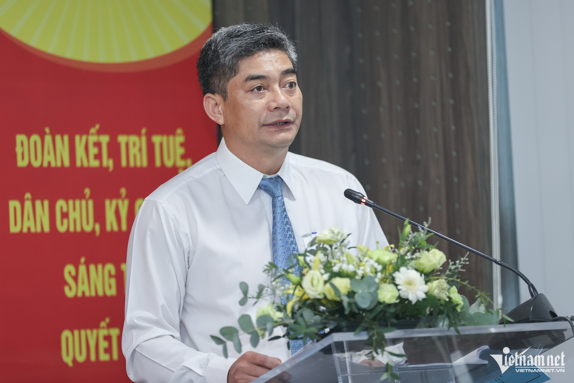 W-Thu truong Y Vinh Tor.jpg