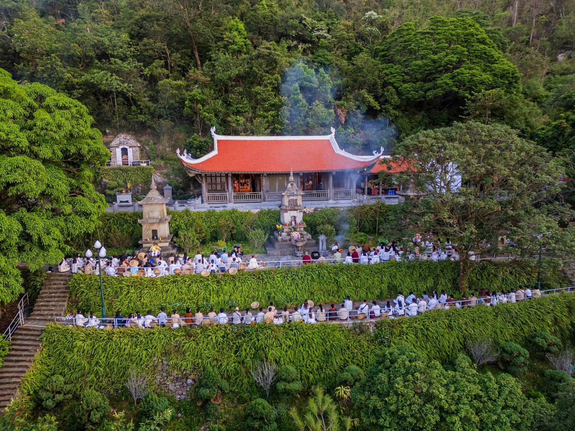 Anh 2 Gap Phat nghe phap.jpg