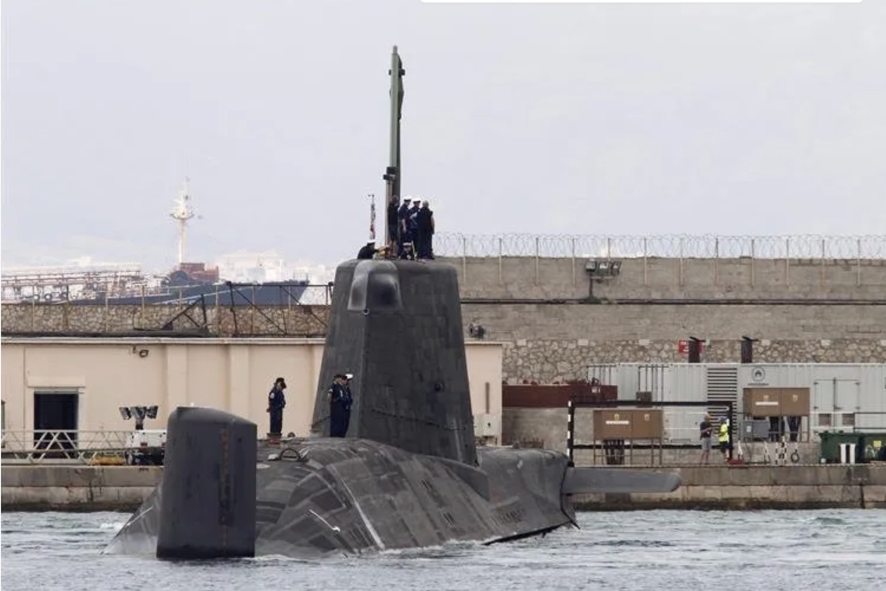 Anh đóng 12 tàu ngầm tấn công mới để ứng phó với Nga