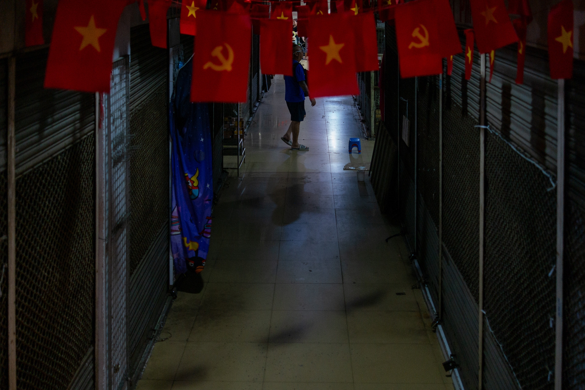 Chợ Đồng Xuân, Hàng Da bỗng dưng ‘đóng băng’ giữa hè: Nỗi lo lớn hơn cả hàng hóa ế ẩm