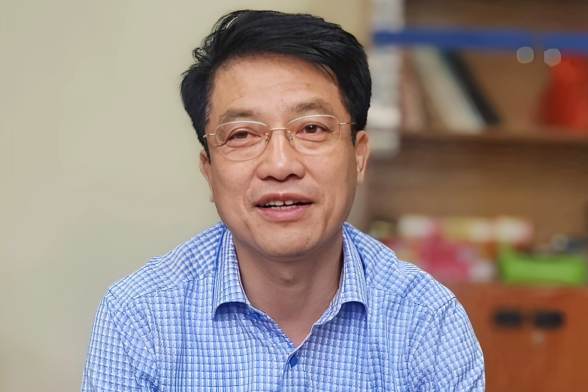 Cho thôi việc công chức 1 năm không hoàn thành nhiệm vụ để xóa biên chế suốt đời